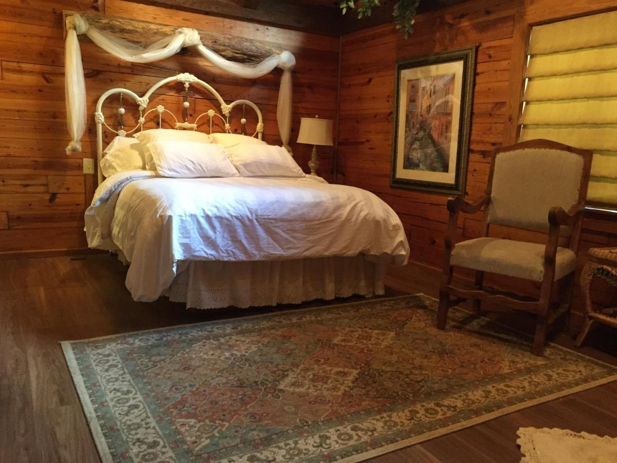 Cherokee Mountain Log Cabins Eureka Springs Bagian luar foto