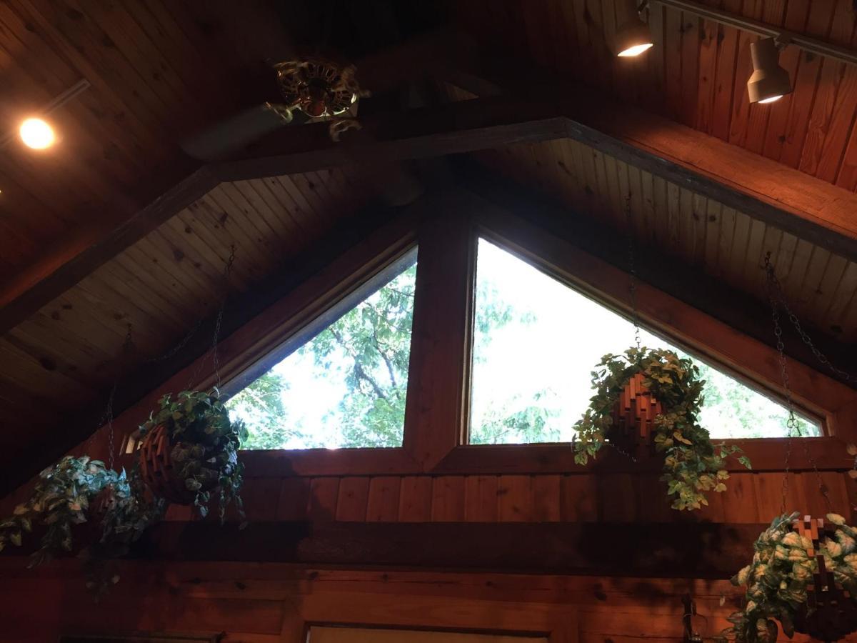 Cherokee Mountain Log Cabins Eureka Springs Bagian luar foto