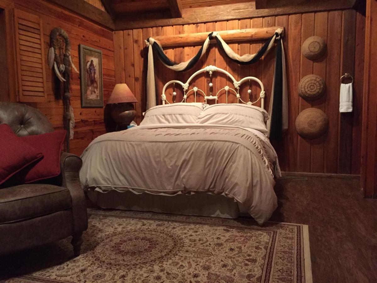 Cherokee Mountain Log Cabins Eureka Springs Bagian luar foto